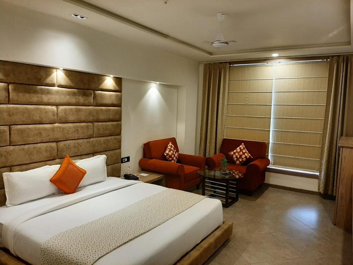 Park Avenue And Resorts Sikar Esterno foto