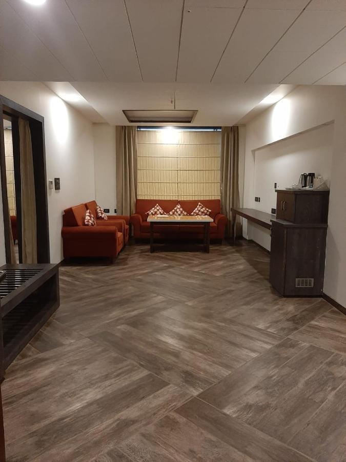 Park Avenue And Resorts Sikar Esterno foto