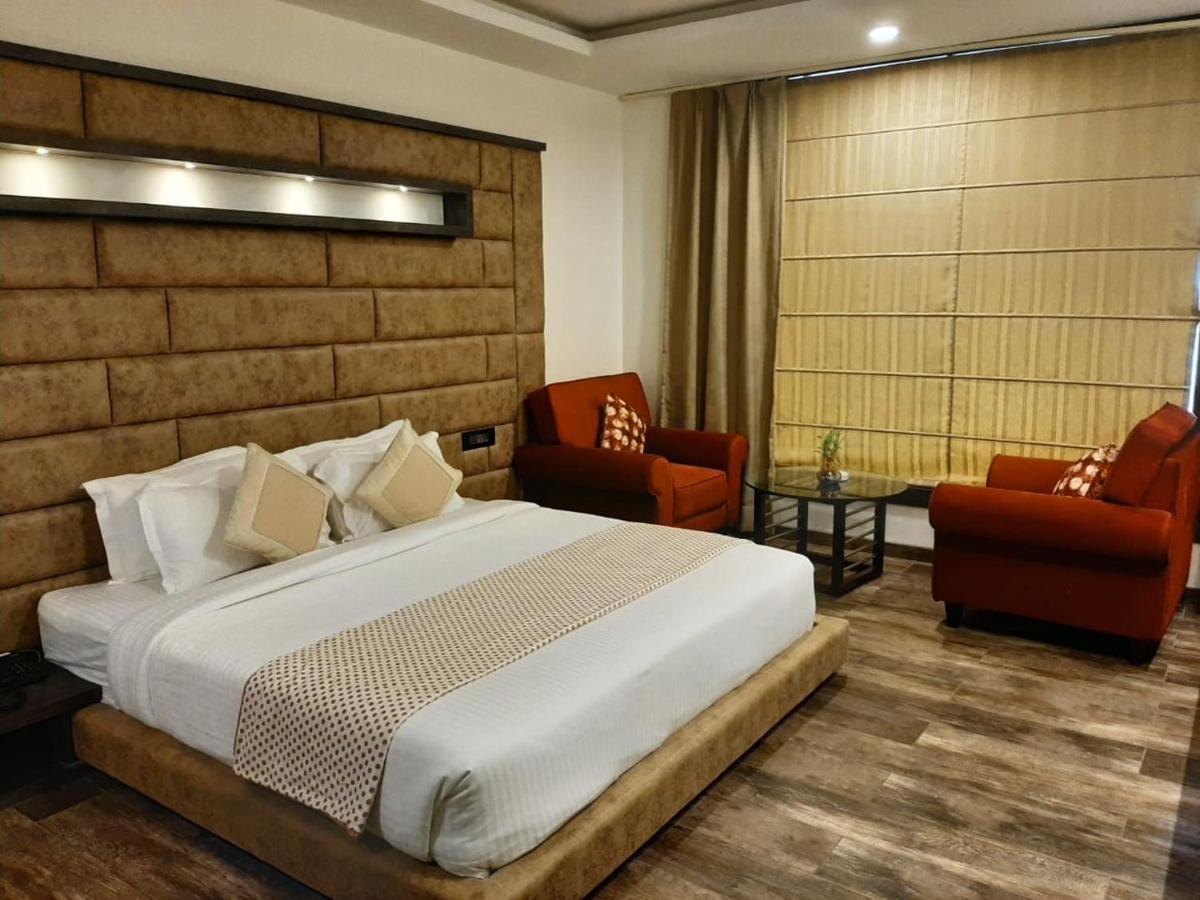 Park Avenue And Resorts Sikar Esterno foto